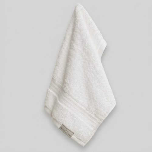 TOALLA FACIAL BLANCA MAGNA KARSTEN - Imagen 1